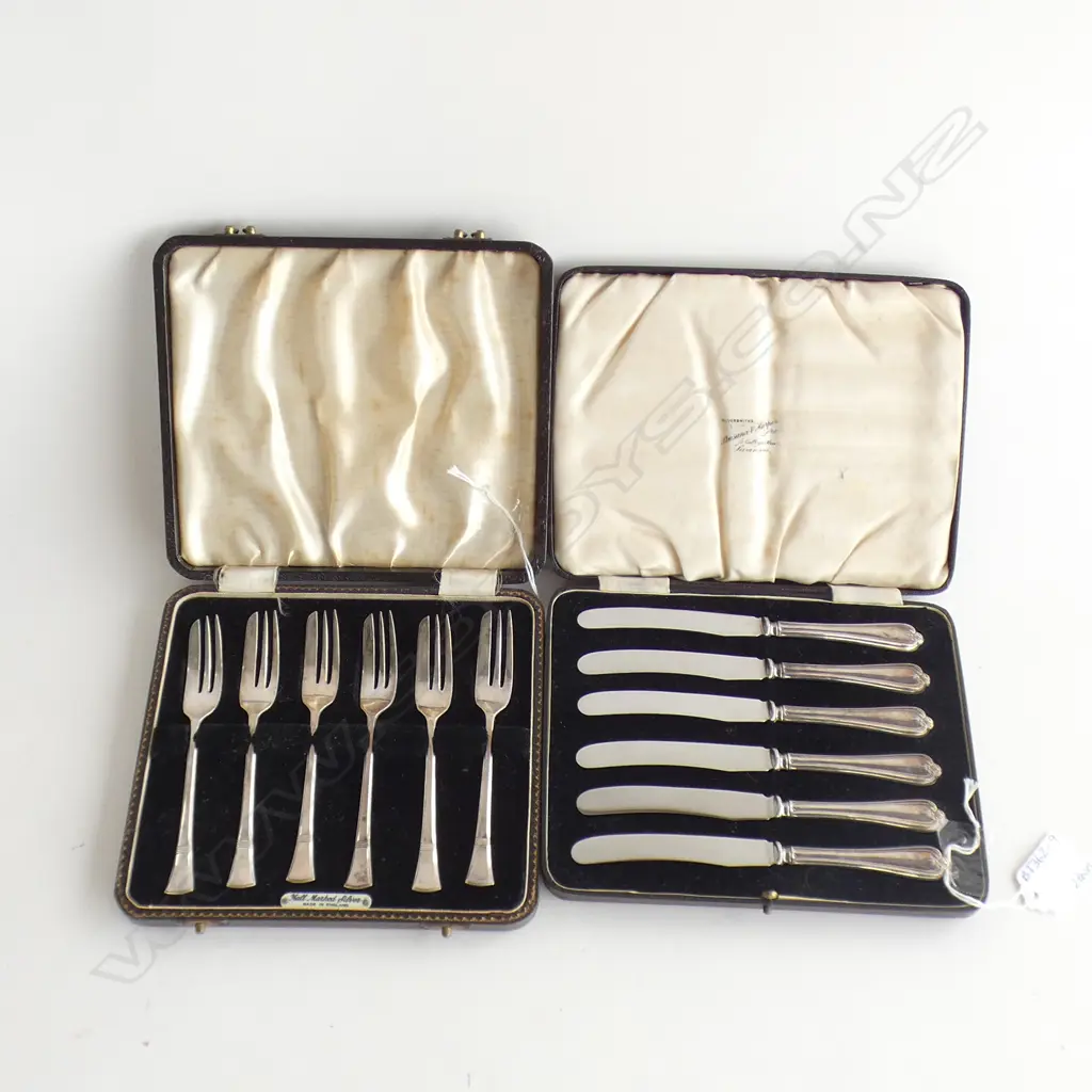 STG SILVER CUTLERY; 6 PATE KNIVES (STAINLESS STEEL BLADES) & 6 ART DECO CAKE FORKS -  IN ORIGINAL BOXES 199GMS Image 1++