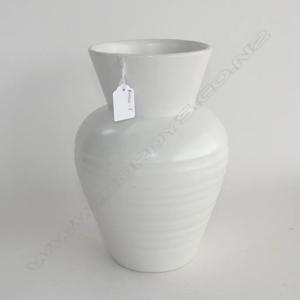 CROWN LYNN VASE H 250MM Image 1++