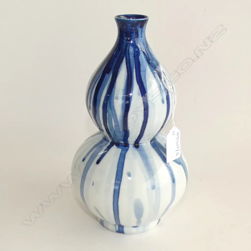 DOUBLE GOURD B/W DRIP GLAZE VASE H.230mm Image 1++