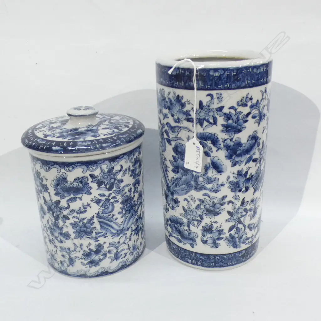 2 B/W CONTAINERS H.260mm Image 1++