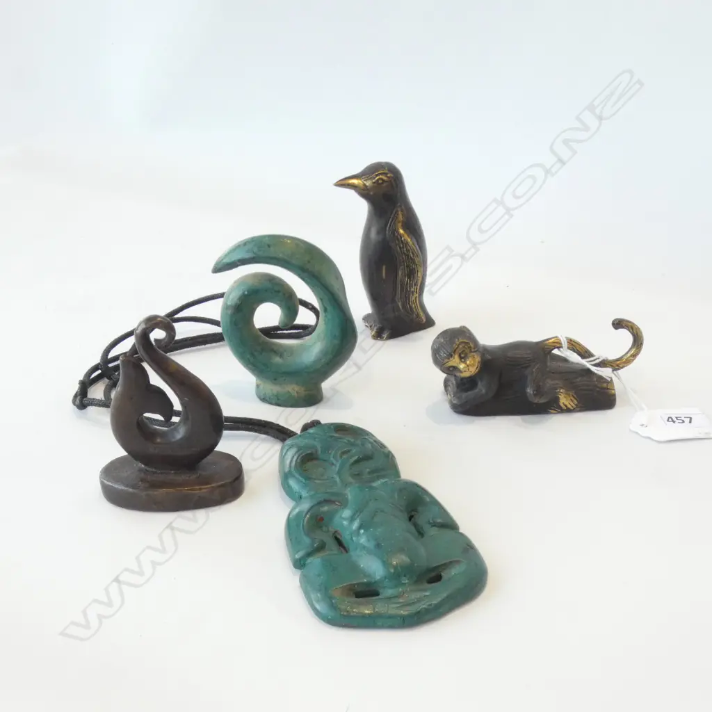 5 METAL ITEMS; TIKI, 2x KORU, PENGUIN & MONKEY L.100mm Image 1++