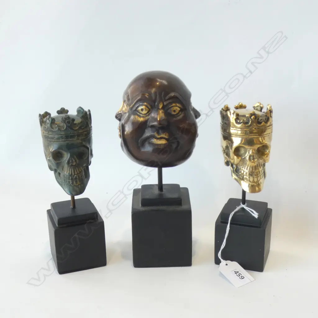 3 BRONZE HEADS ON STANDS; 2 CROWNED SKULLS + 4 SIDED HEAD H.200mm Image 1++