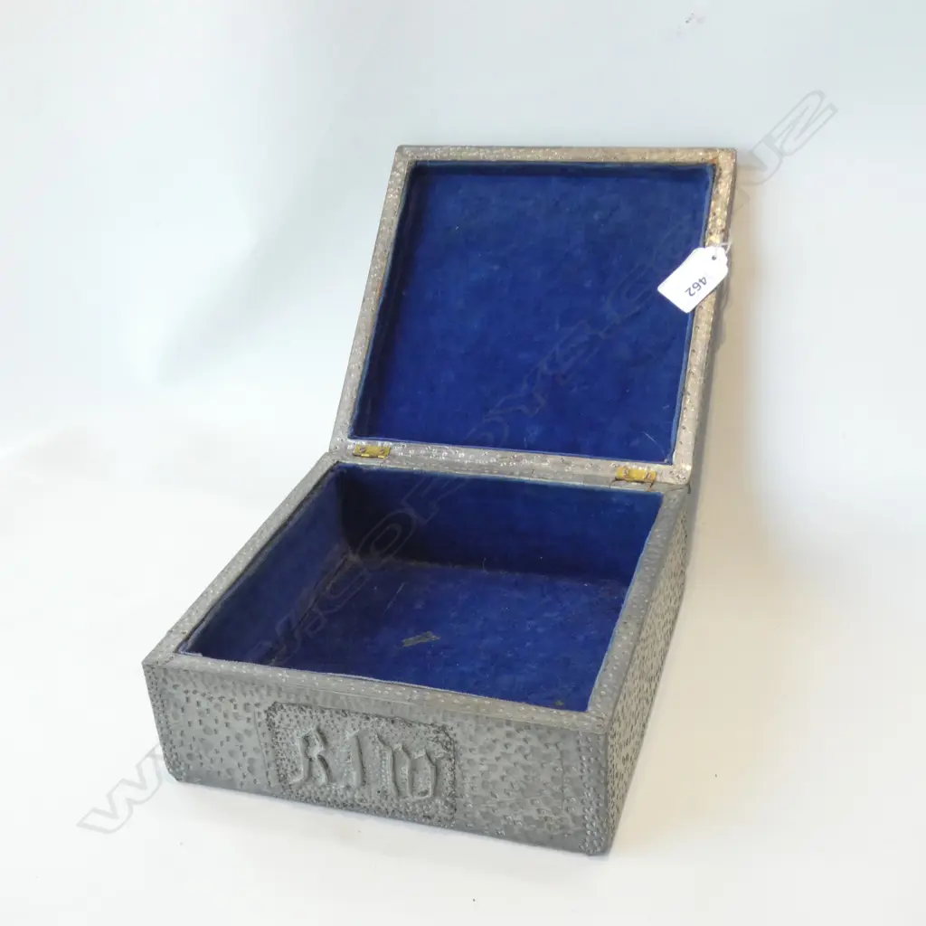 HAND BEATED PEWTER BOX 190mm sq Image 1++