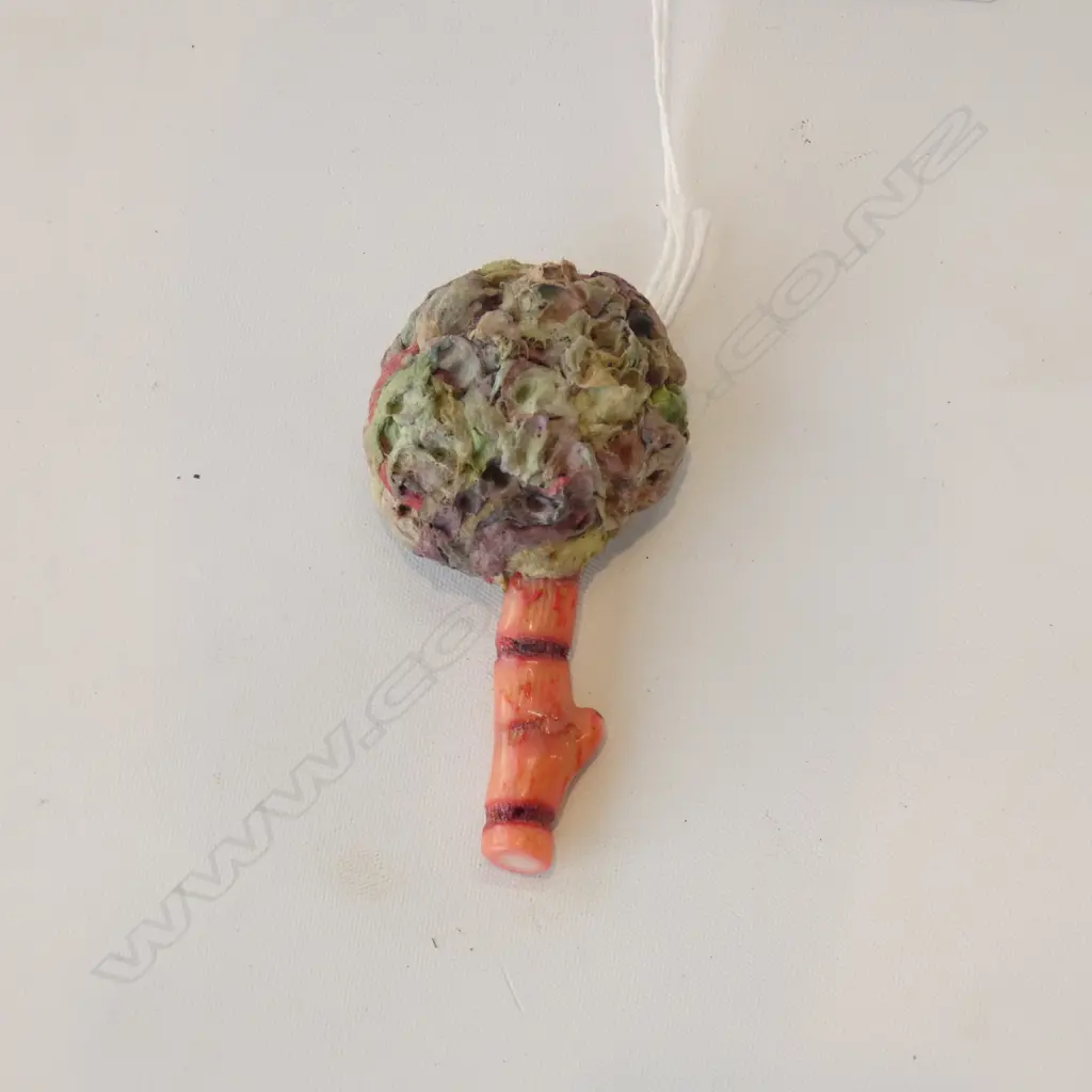 JAPANESE CORAL BROOCH Image 1++