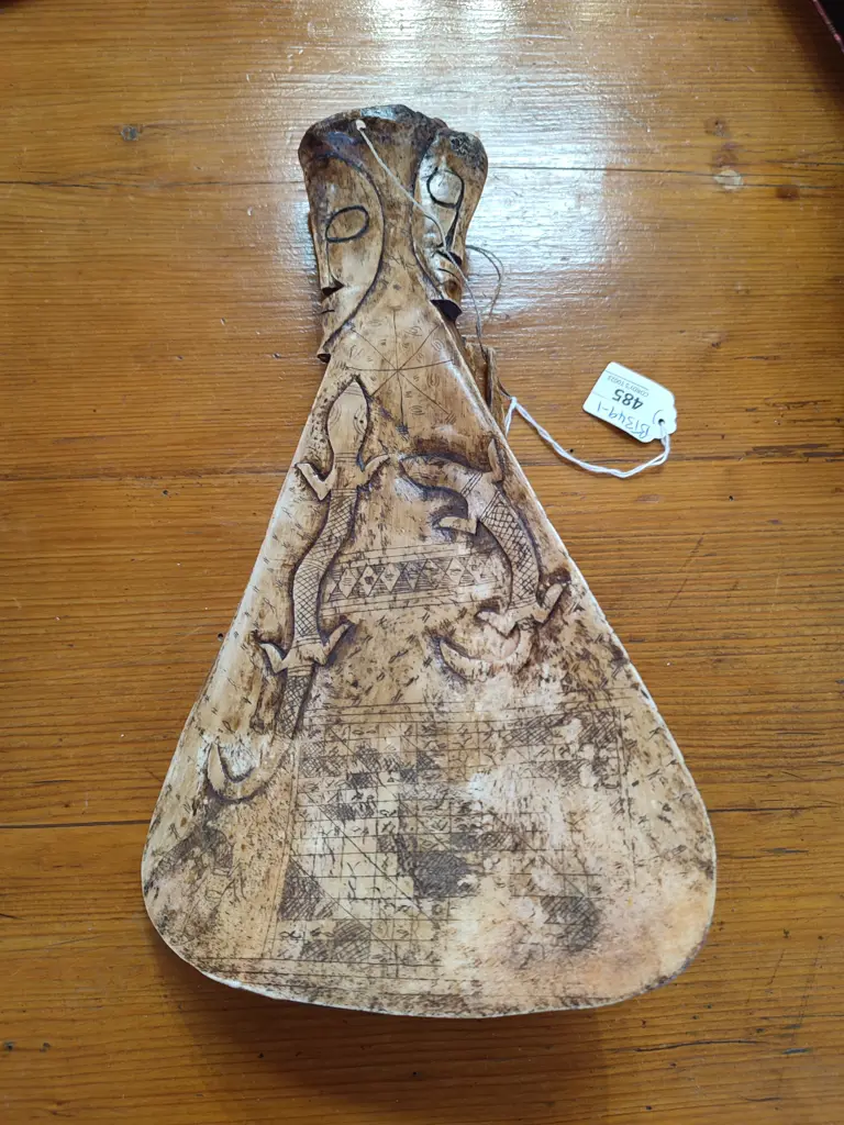 PACIFIC ISLAND BONE CARVING PNG? L.310mm Image 1++