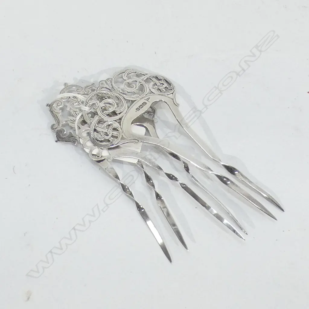 3 VINTAGE STG SILVER COMBS L 130MM ALL HAVE HALLMARKS  38GMS  Image 1++