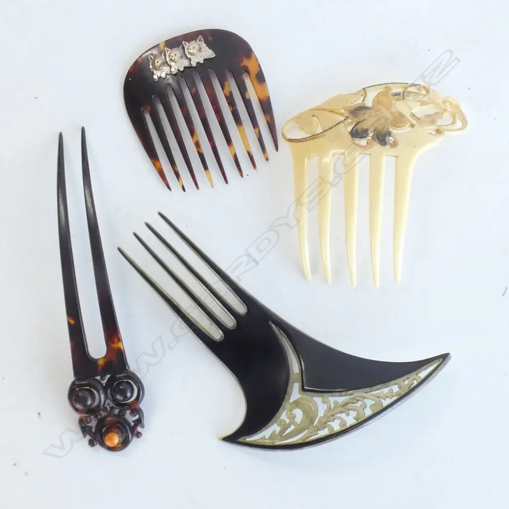 4 ASST VINTAGE COMBS INCL BONE CARVED - LONGEST L 175MM Image 1++