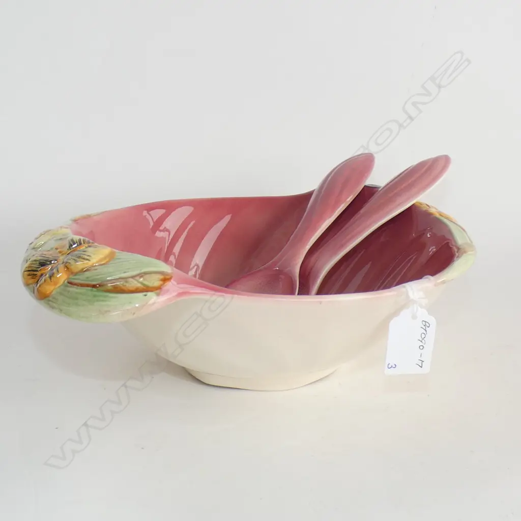 STAFFORDSHIRE SALAD BOWL & SERVERS Image 1++
