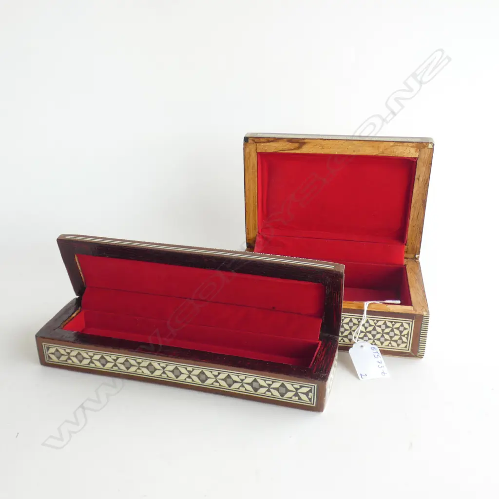 2  PERSIAN STYLE SHELL & MOP INLAID LIDDED BOXES (160 X 115MM & 225 X 65MM) BOTH W RED FELT LINING Image 1++