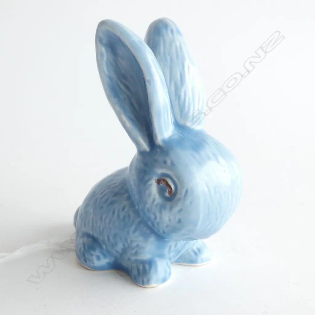 A Sylvac snub nosed rabbit blue Image 1++