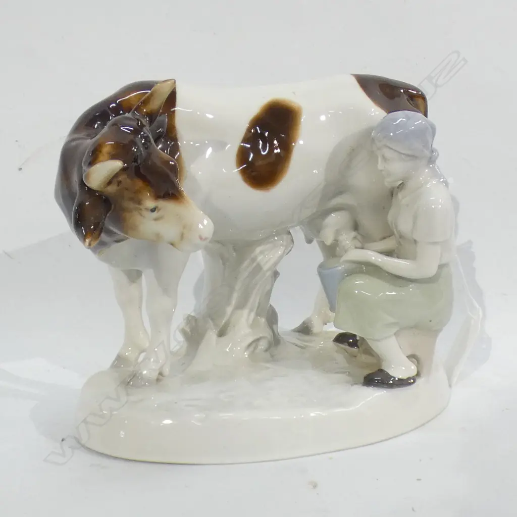 GERMAN PORCELAIN FIGURE OF GIRL MILKING COW L  190MM Image 1++