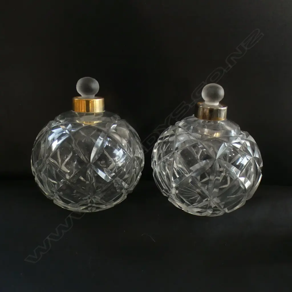 PR CUT CRYSTAL SPHERICAL FORM SCENT BOTTLES Image 1++