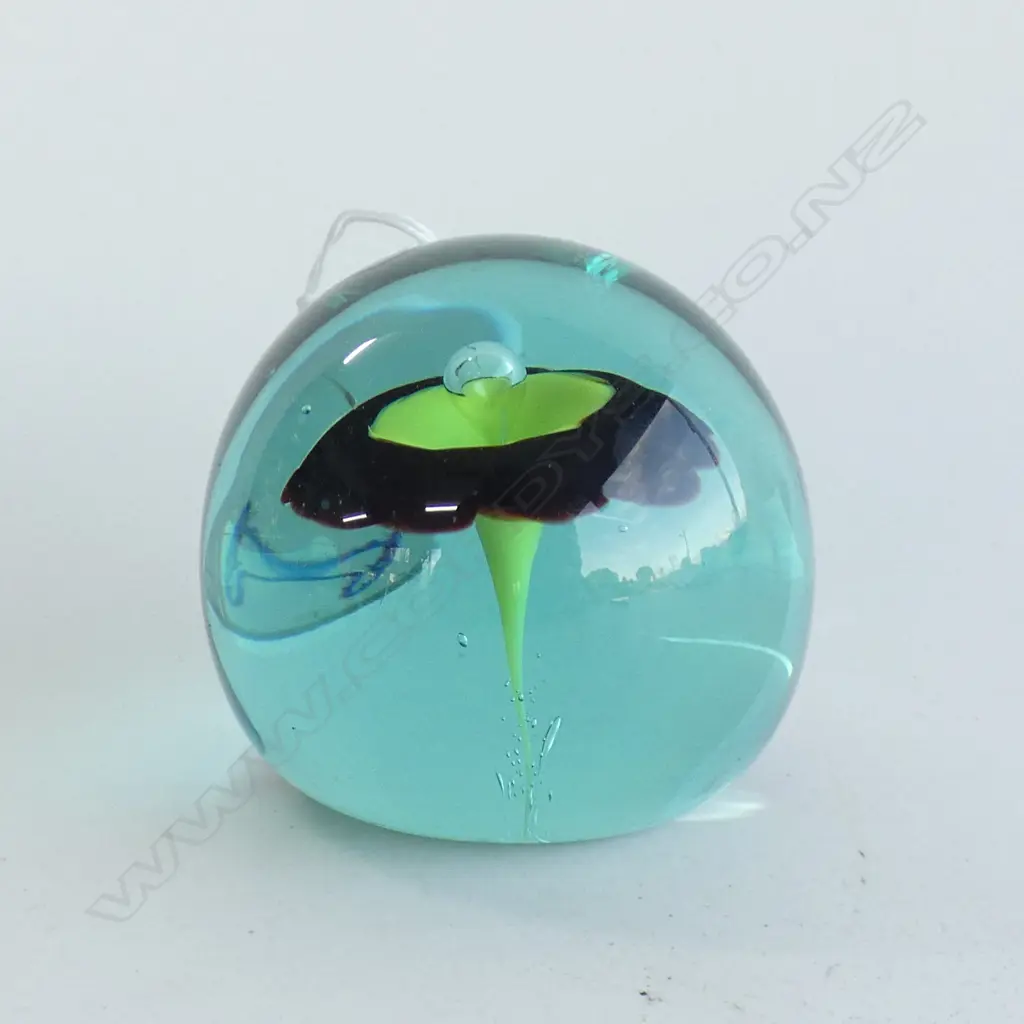 GLASS ART PAPER WEIGHT TRUMPET FLOWER Image 1++