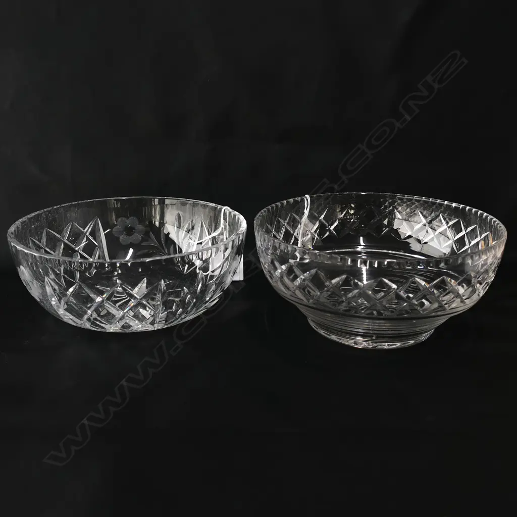 TWO LARGE CUT CRYSTAL FRUIT BOWLS, DIA. 300mm Image 1++