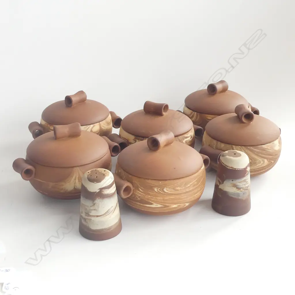 TE RONA 6 LIDDED POTTERY DISHES + SALT & PEPPER Image 1++