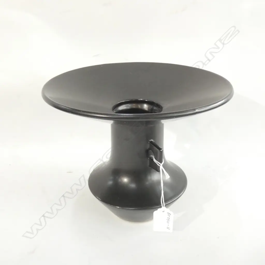 NZ STUDIO POTTERY BLACK VASE ORIENTAL STYLE H 185MM Image 1++