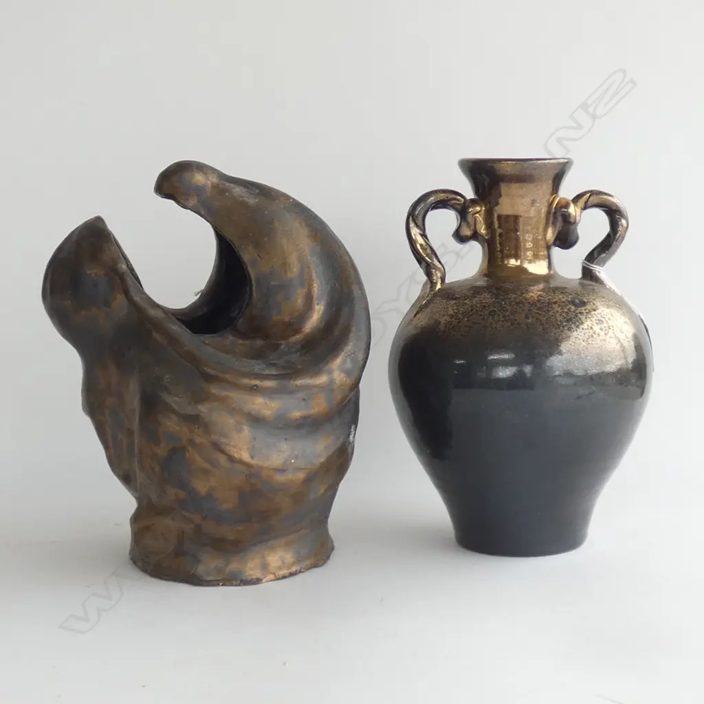 2 PCES STUDIO POTTERY; GOLD GLAZES - PAUL LAIRD VASE + BOB HISLOFF 'THE LADY' H.250mm Image 1++