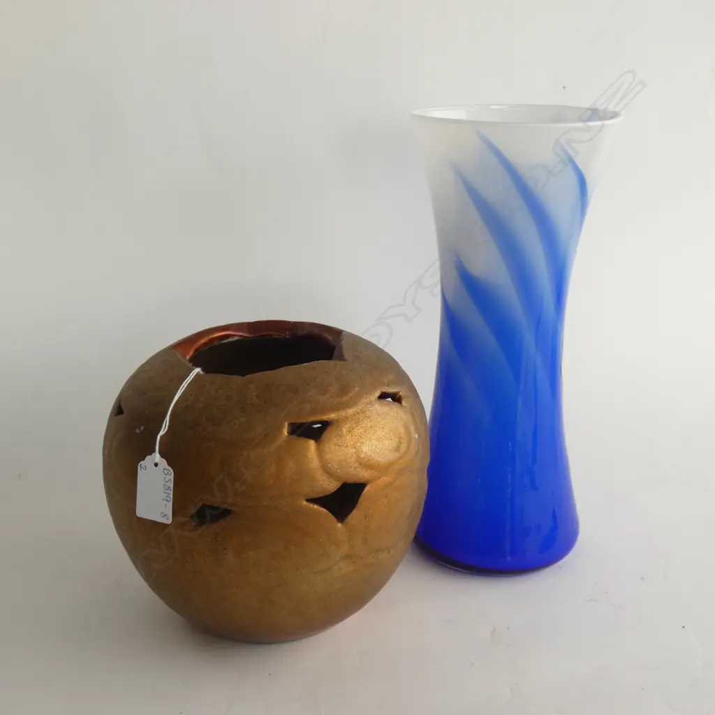 ORIENTAL GIFT CLOUDING PORCELAIN VASE (DIA 190MM) & ITALIAN HAND MADE BLUE ART GLASS VASE (H300MM) Image 1++