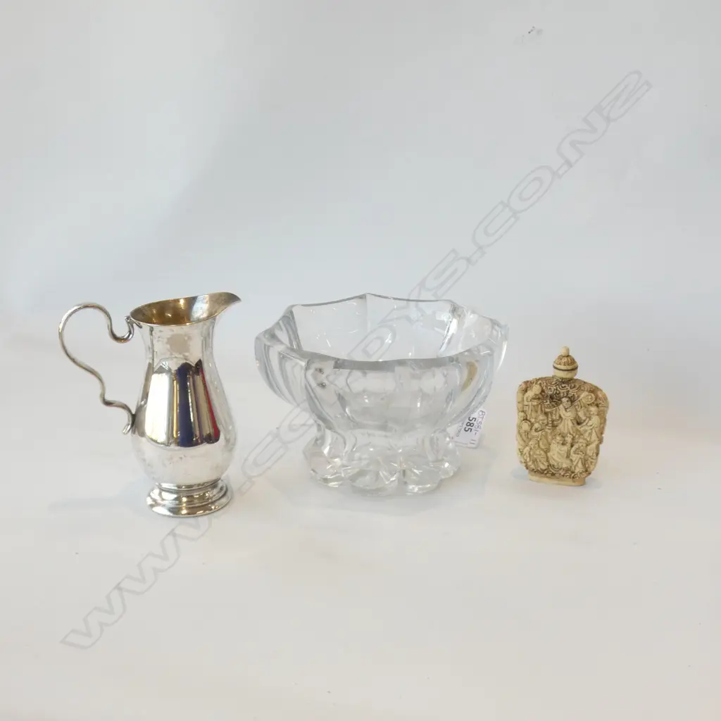 HEAVY VINTAGE GLASS BOWL (DIA 140MM)- CARVED SNUFF BOTTLE & SILVER PLATE JUG (H125MM) Image 1++