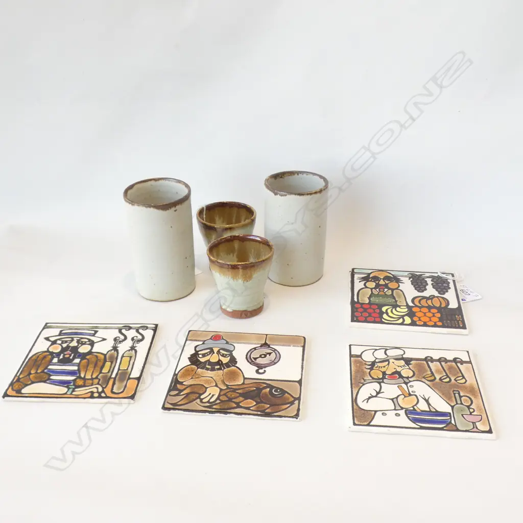 4 SM TILES & 4 PC POTTERY SAKE SET Image 1++