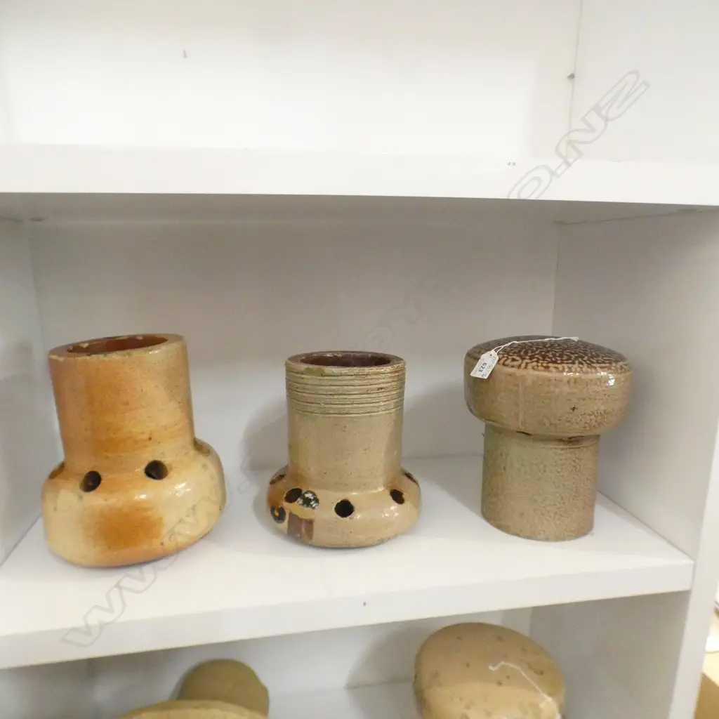 3 COLONIAL NZ SALT GLAZED MUSHROOM VENTS CRUM? Image 1++