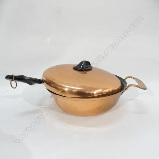 ST. JAMES COPPER PANS