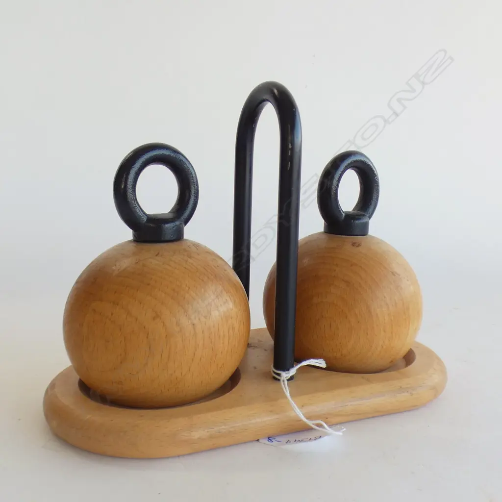 WOODEN BODUM S&P GRINDERS W. TRAY BY R.NISSEN   Image 1++