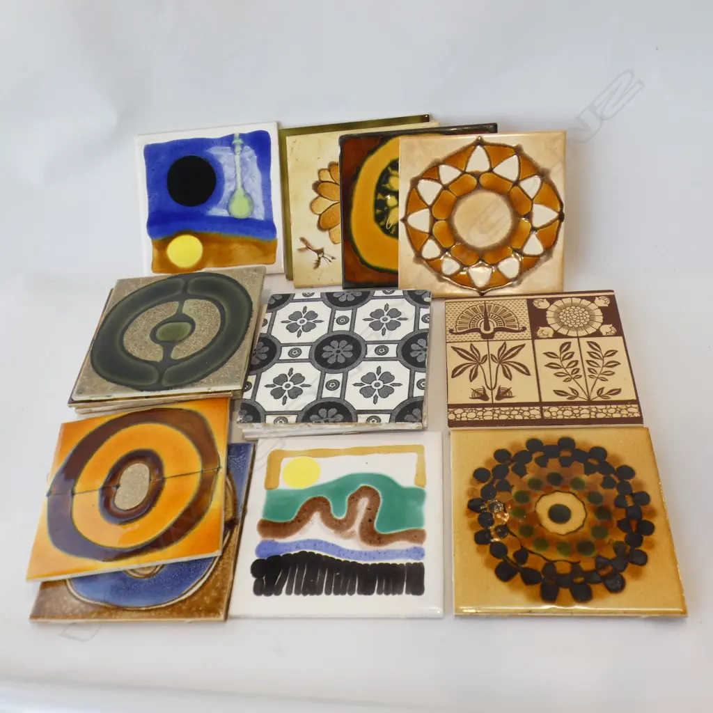 BOX ASST VINTAGE TILES; MOSTLY FLORAL DESIGNS Image 1++