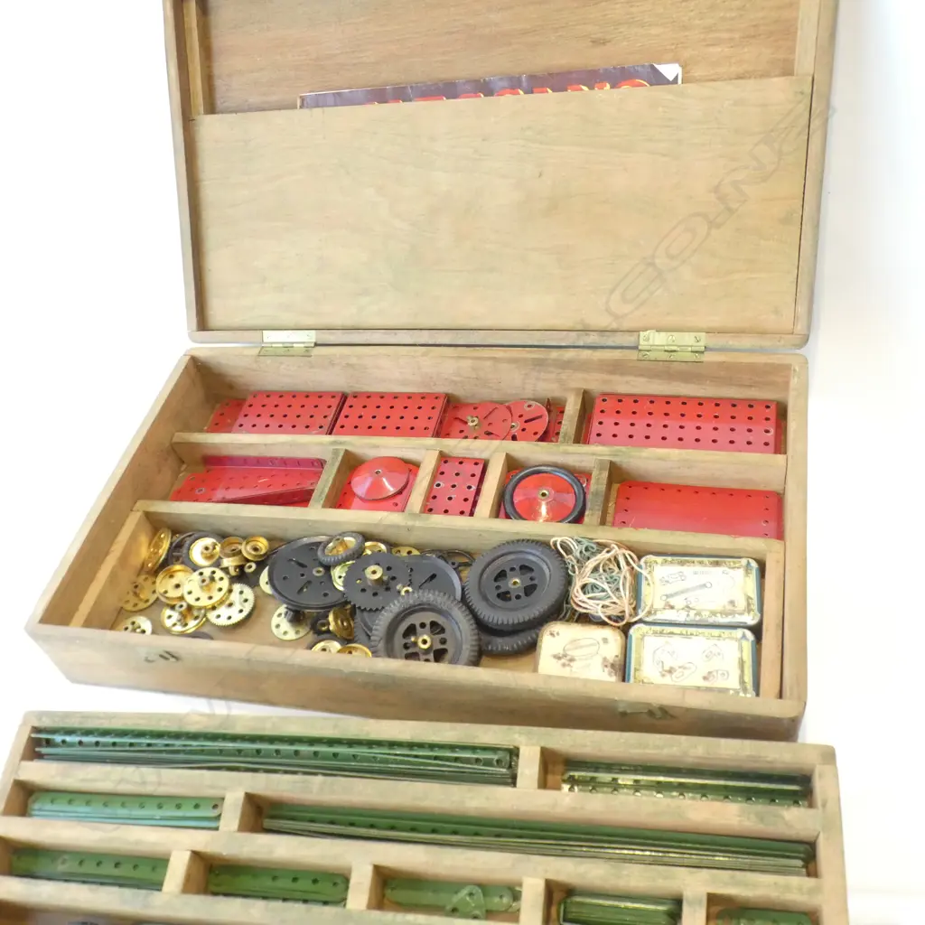 BOXED TABLE TENNIS SET ex Highwic House the vendor is great great grandson of the first owner of Highwic Image 1++