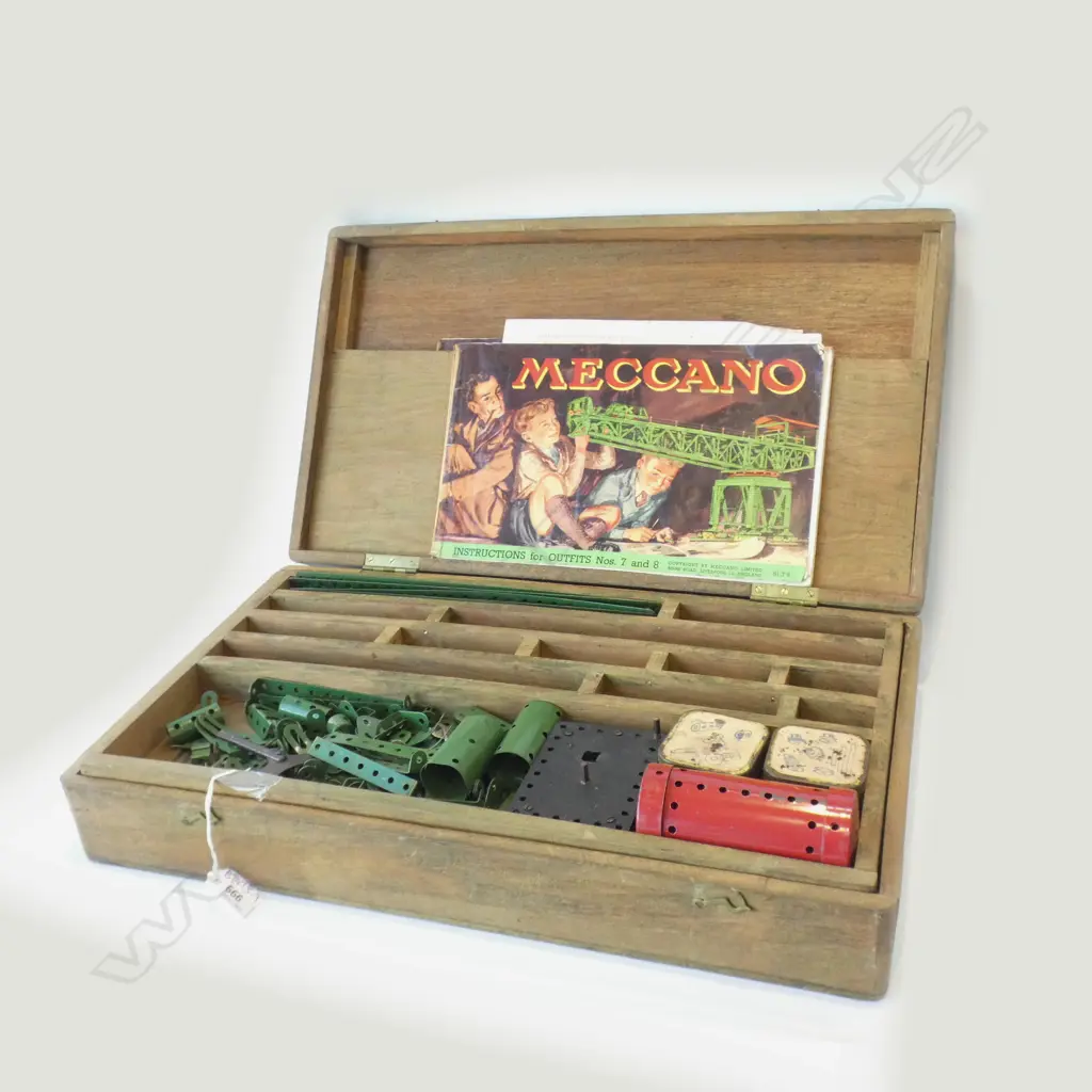 MECCANO SET ex Highwic House the vendor is great great grandson of the first owner of Highwic Image 1++