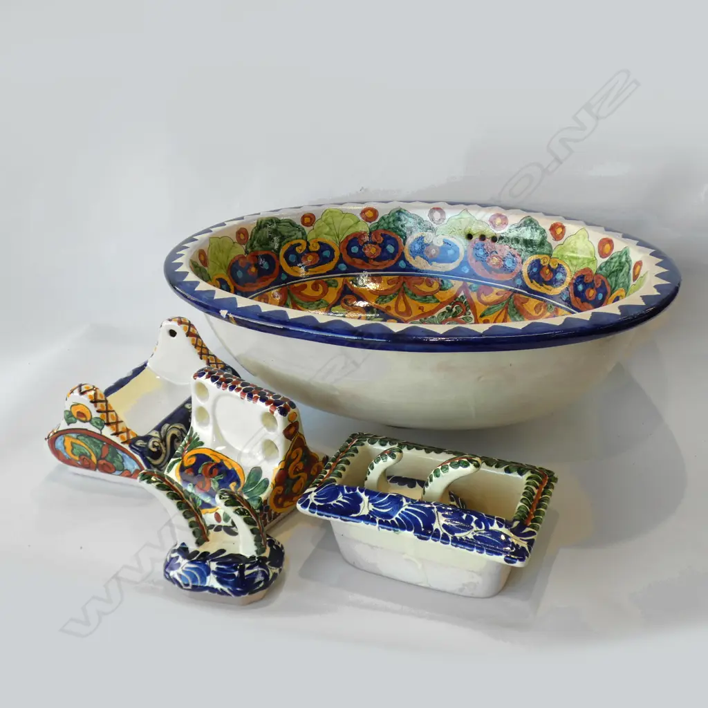BOX LOT MEXICAN HAND PAINTED BATHROOM CERAMICS Image 1++
