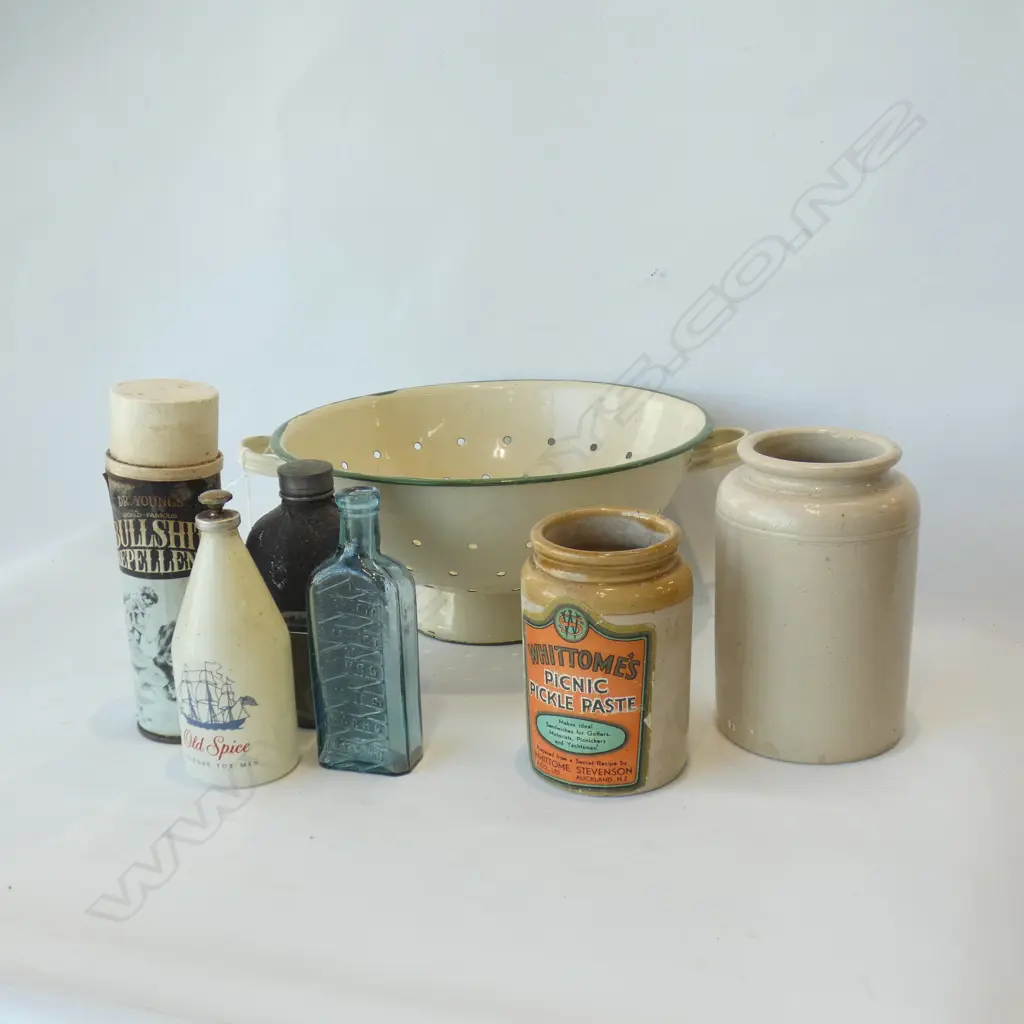 ENAMEL COLANDER. KIRKPATRICK CROCK. BS REPELLENT OLD SPICE ETC Image 1++