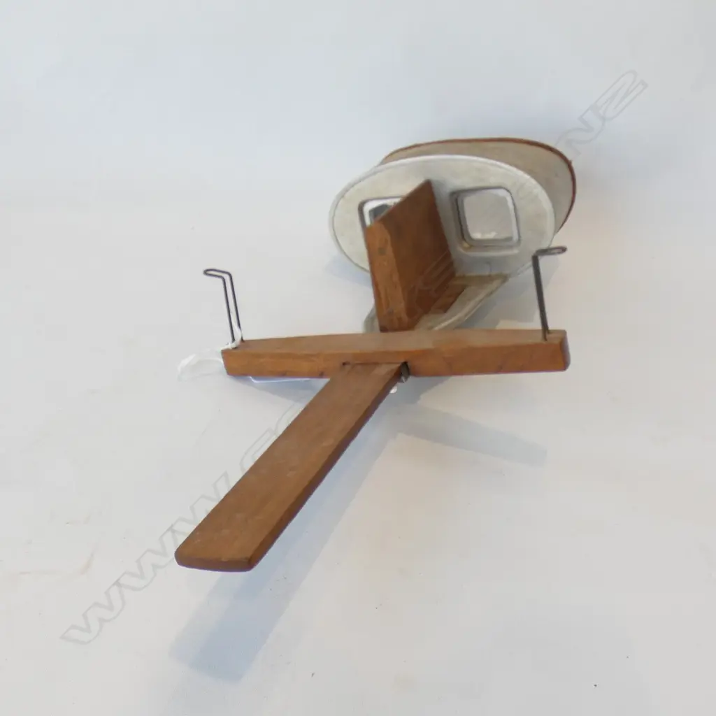 VINTAGE STEREOSCOPIC PHOTO VIEWER  Image 1++