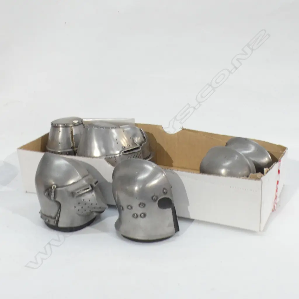 7 MAINMAST MINIATURE RESIN ARMOUR HELMETS MODELS H.100mm Image 1++