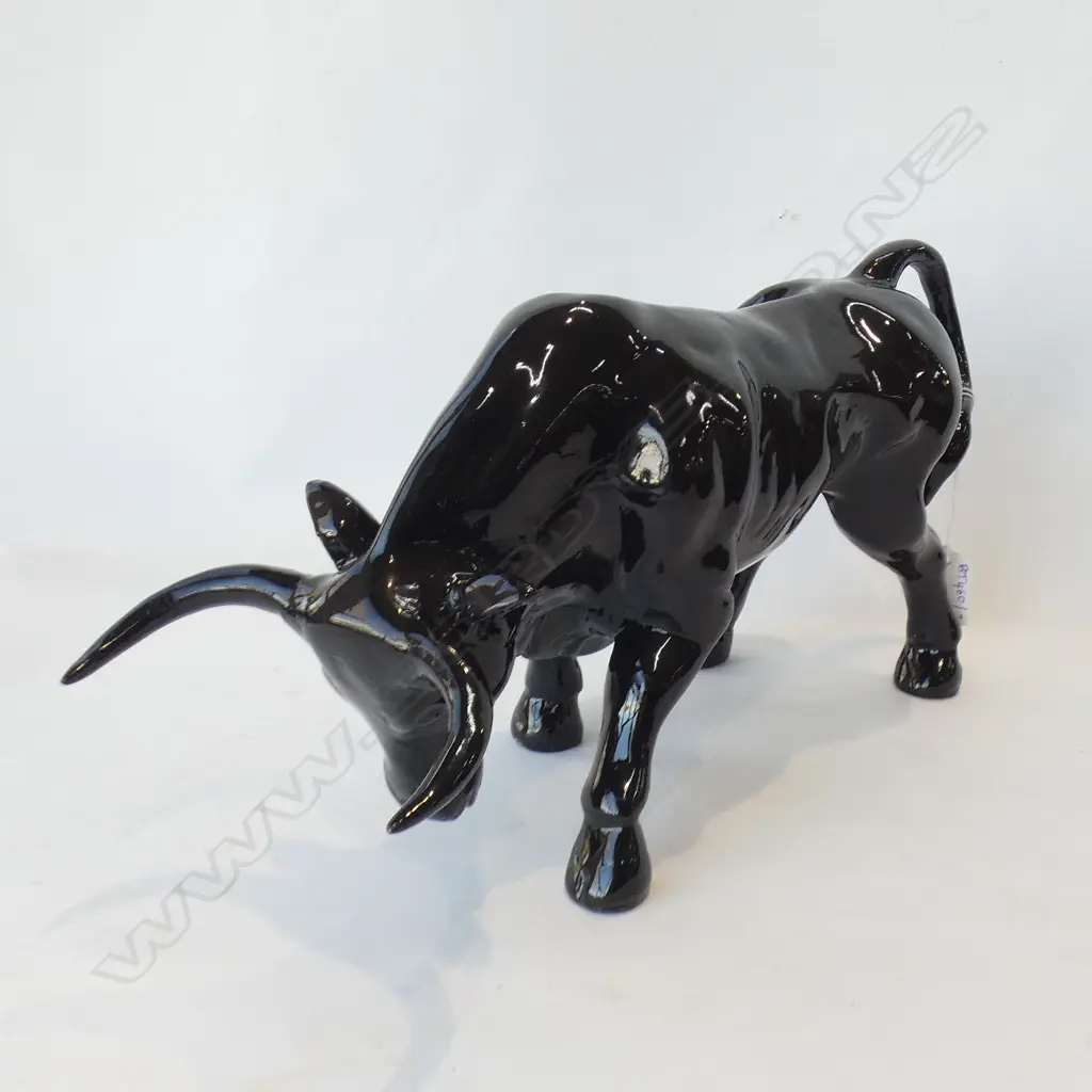 BLACK RESIN BULL L.350mm Image 1++