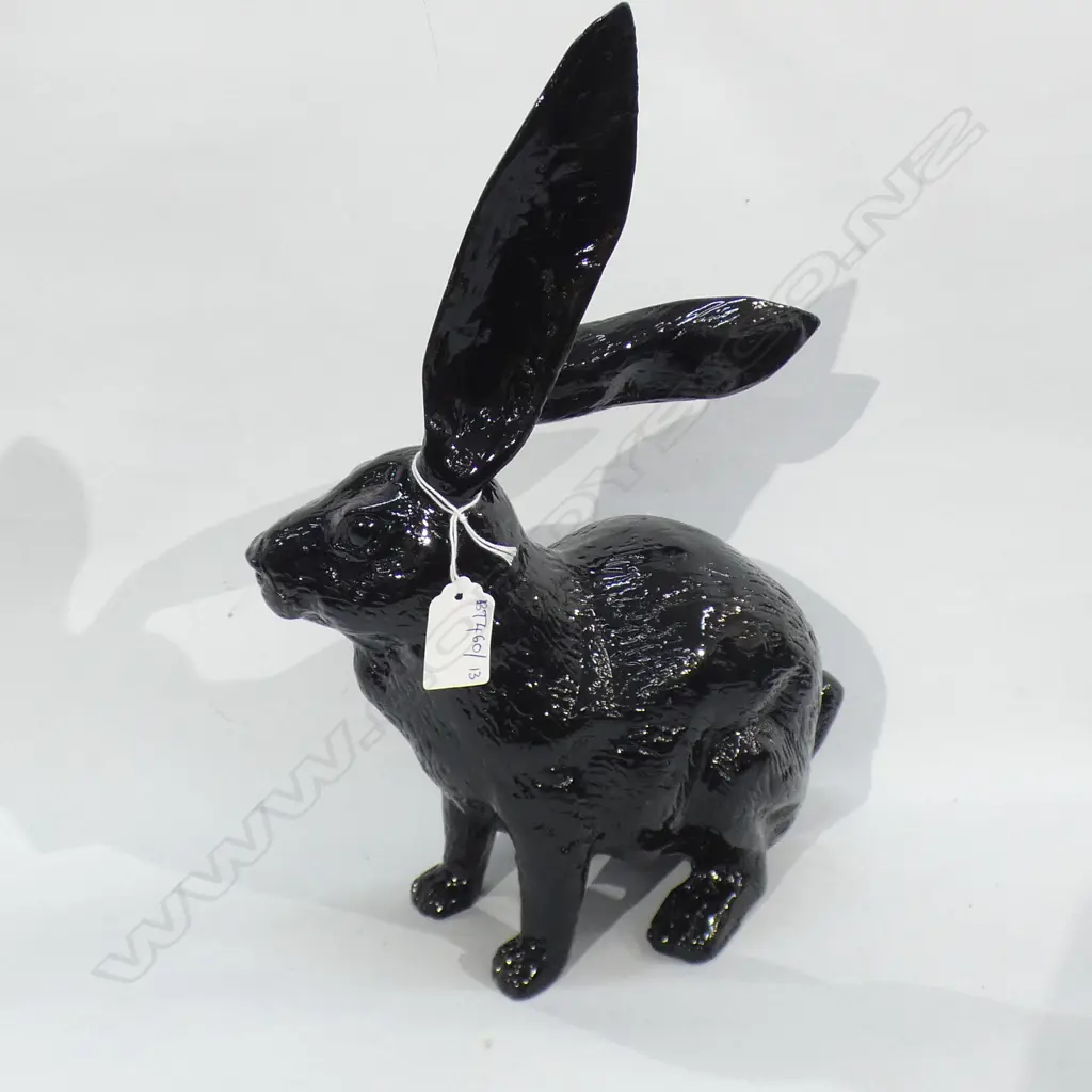 BLACK RESIN HARE RABBIT H.330mm Image 1++