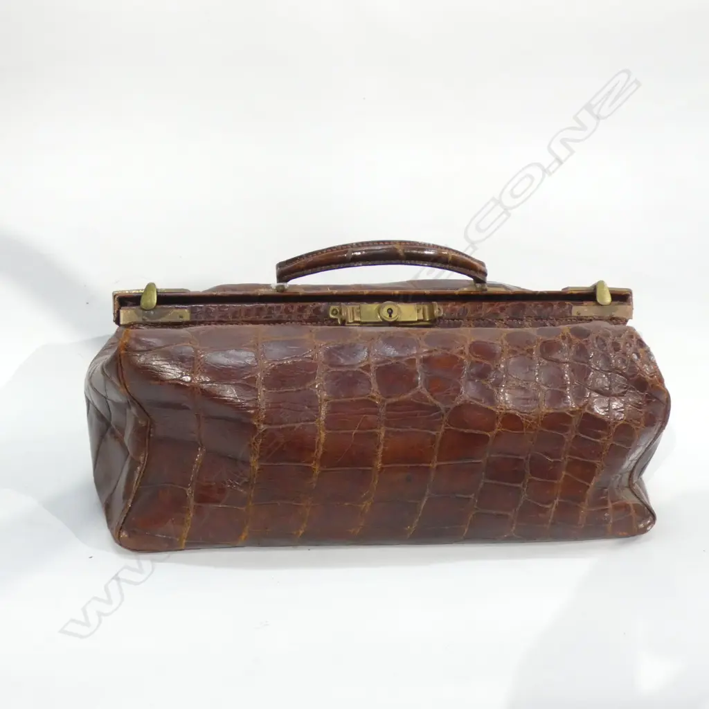 VINTAGE CROCODILE SOFT LEATHER KIT BAG MONOGRAMMED 'MMR' - GOOD CONDITION  Image 1++