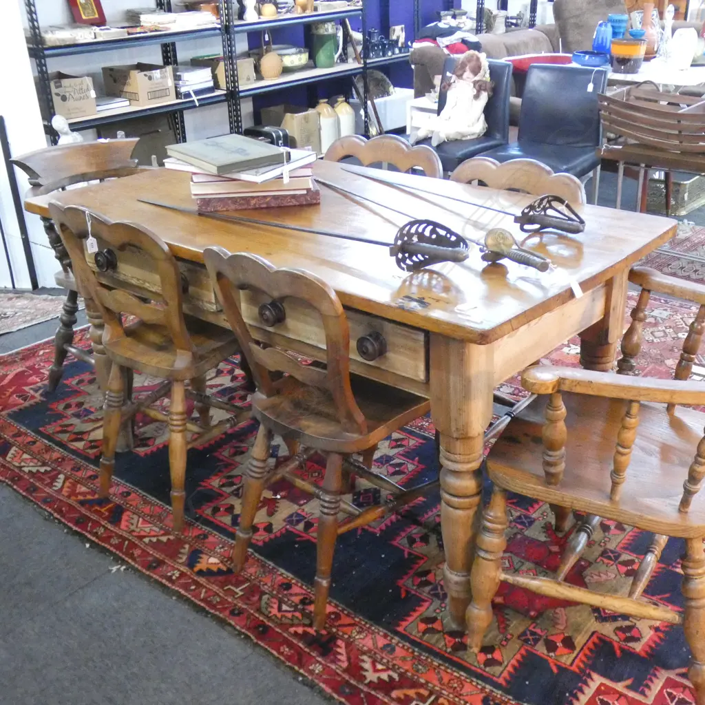 OLD PINE KITCHEN TABLE Image 1++