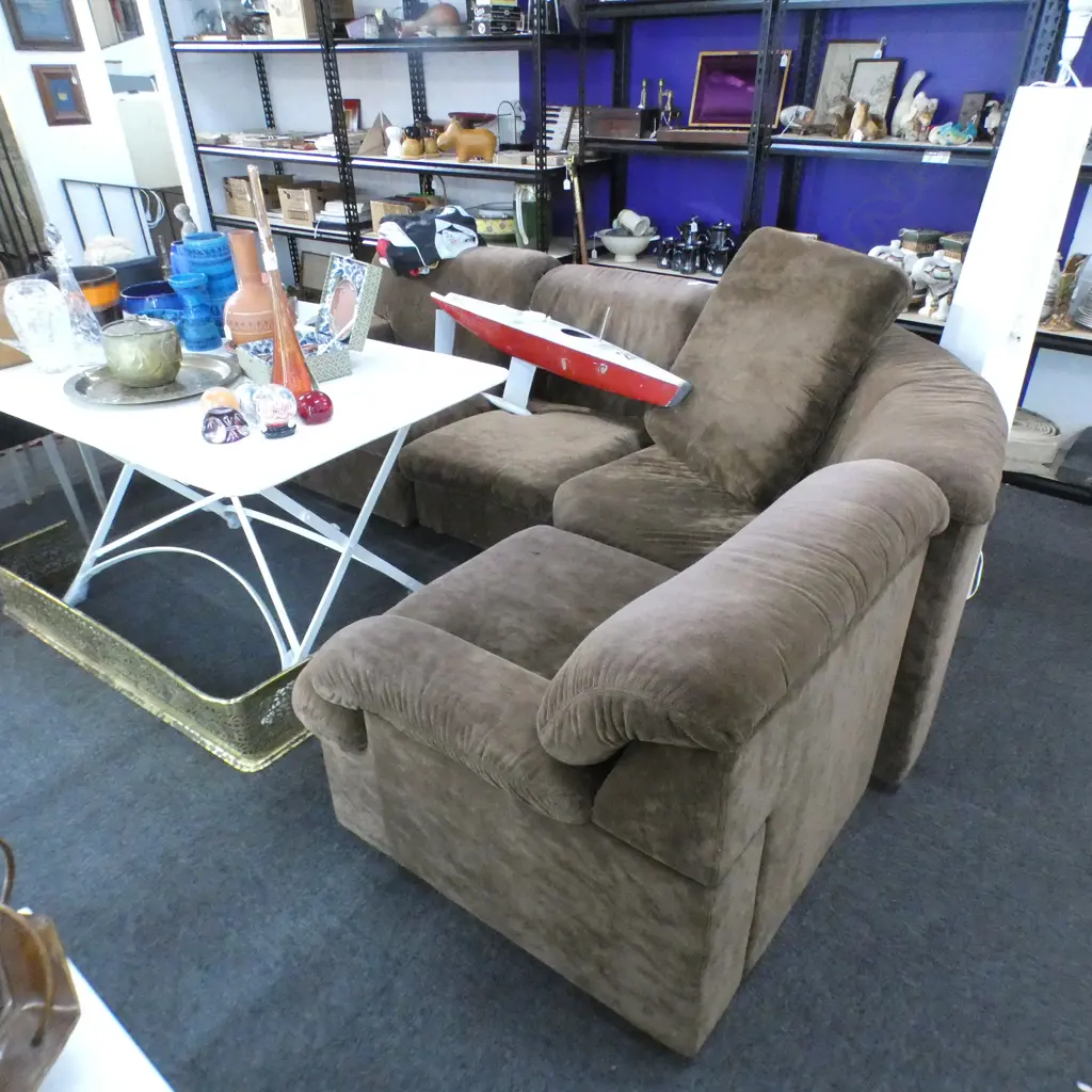 BROWN SOFA (4 SEGMENTS) Image 1++