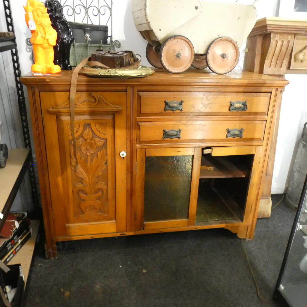 C1910 RIMU SIDEBOARD A.F Image 1++