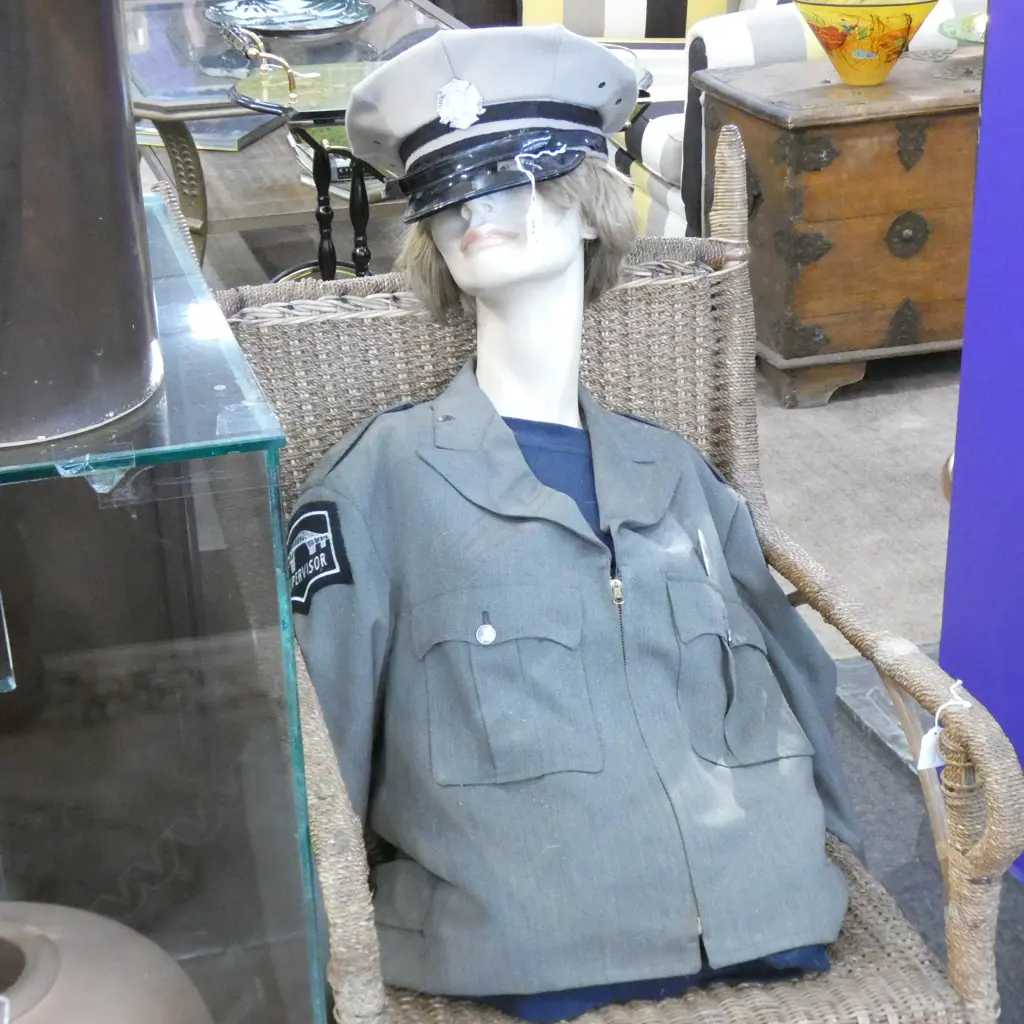PART MANNEQUINE W AKL HARBOUR BRIDGE 'SUPERVISOR' JACKET & CAP Image 1++