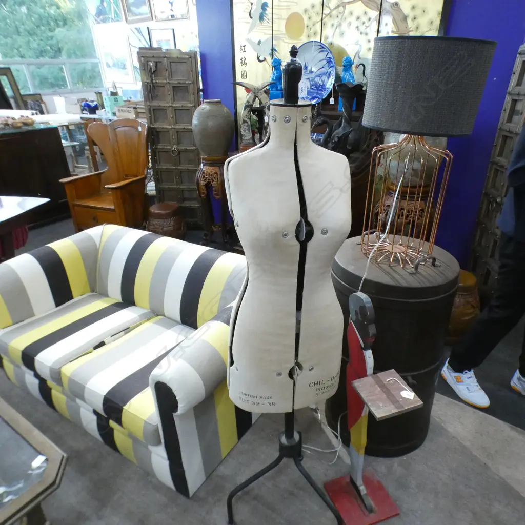 VINTAGE 'CHILDAW' DRESS MAKER'S DUMMY. ADJUSTABLE METAL TRIPOD BASE Image 1++