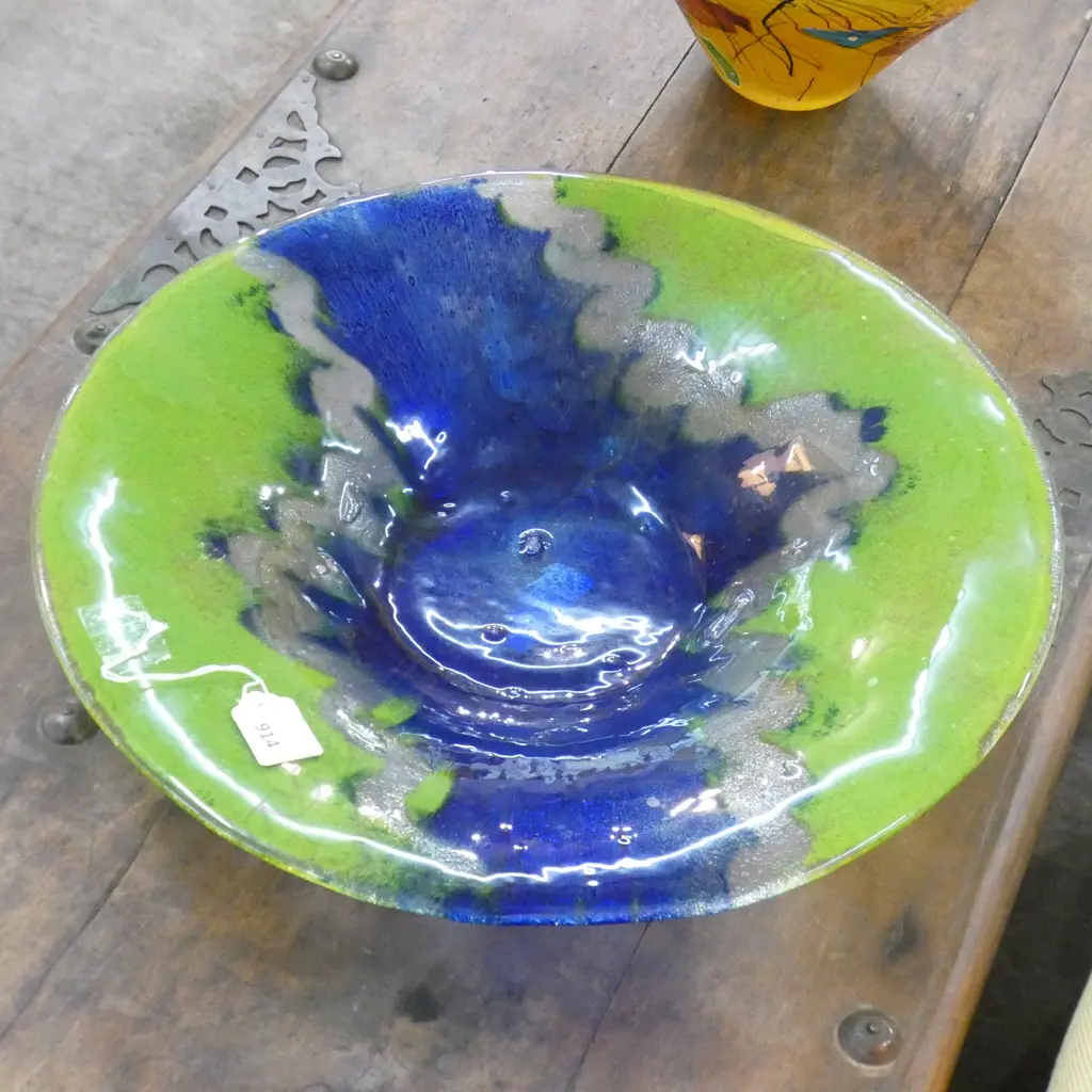 LG GREEN & BLUE ART GLASS DISH  DIA 400MM Image 1++