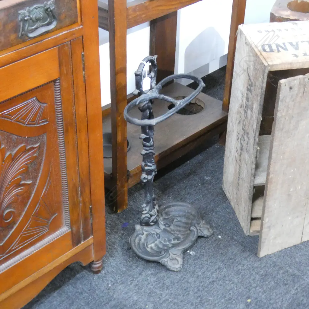 BLACK PAINTED CAST IRON UMBRELLA HOLDER H.580mm Image 1++