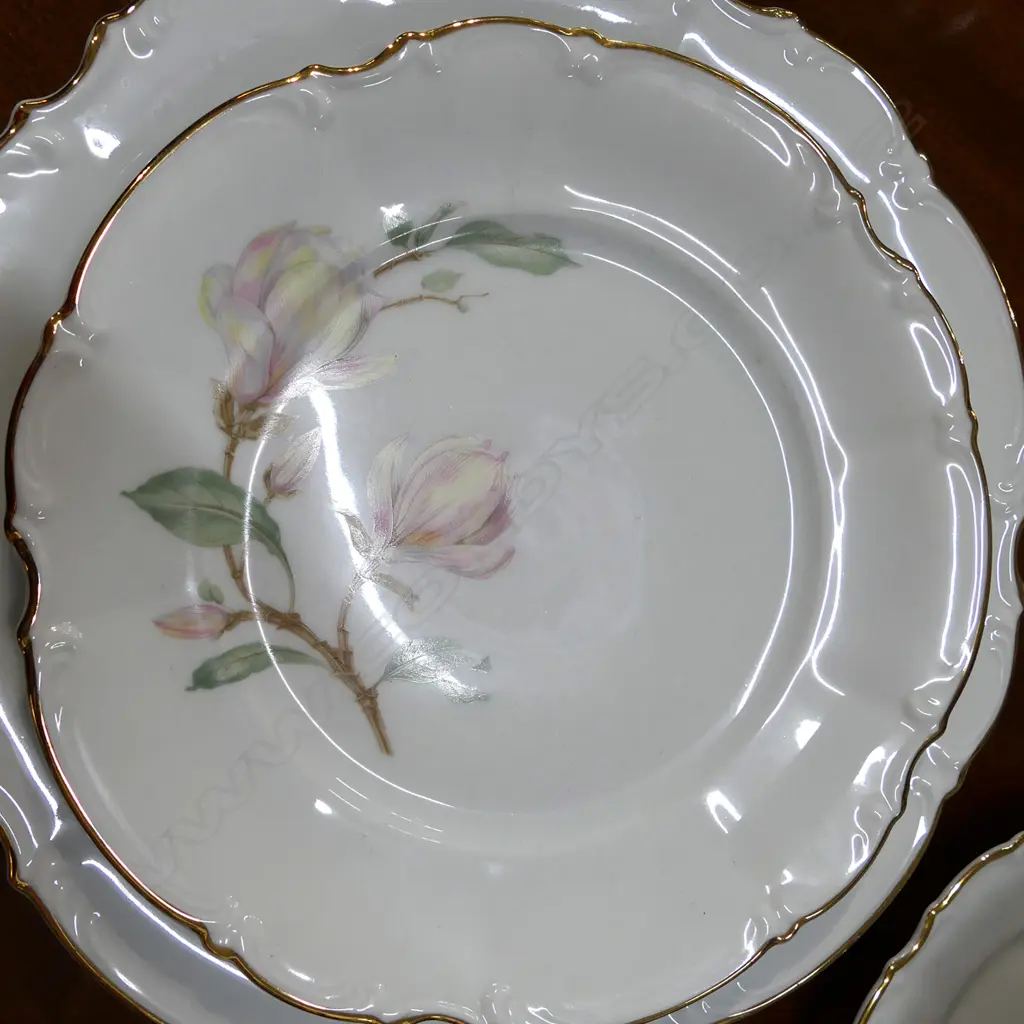 79PC HUTCHENREUTHER MAGNOLIA PAT DINNER & TEA SERVICE Image 1++