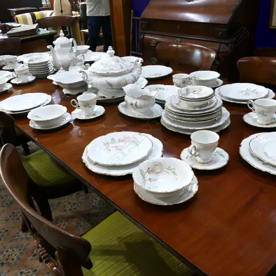 79PC HUTCHENREUTHER MAGNOLIA PAT DINNER & TEA SERVICE