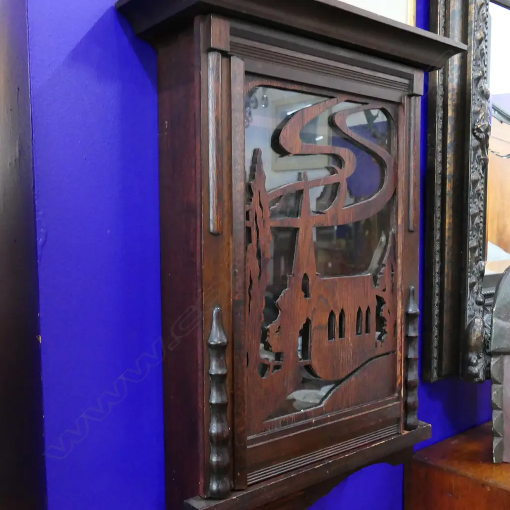SM OAK CABINET W GLASS & OAK CARVED DOOR  H660 x W 395MM  Image 1++