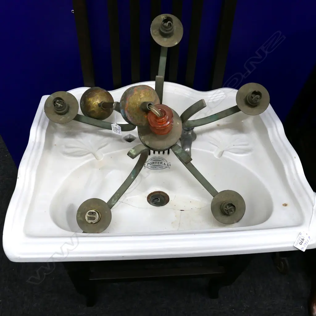 OLD 'PORTER & CO AUCKLAND' CHINA SINK A.F + LIGHT FITTING Image 1++