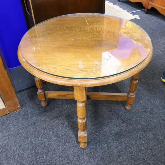 SMALL OAK SIDE TABLE 600mm dia