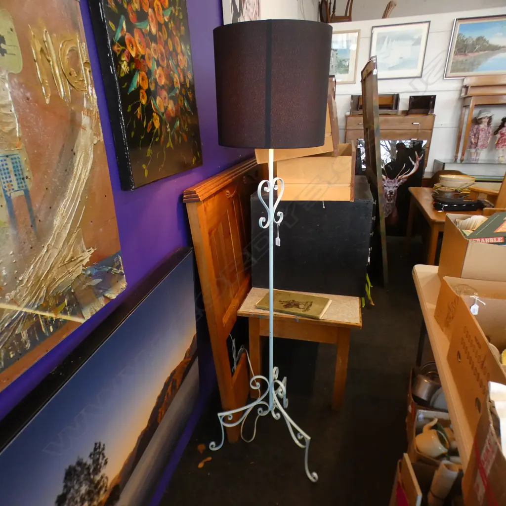 RETRO FLOOR LAMP, WITH SHADE, WORKING,  H.1750mm Image 1++
